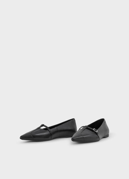 Hermine Pointed Loafers in Black