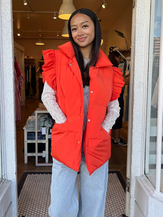 Lester Ruffle Puffer Vest in Tomato Red