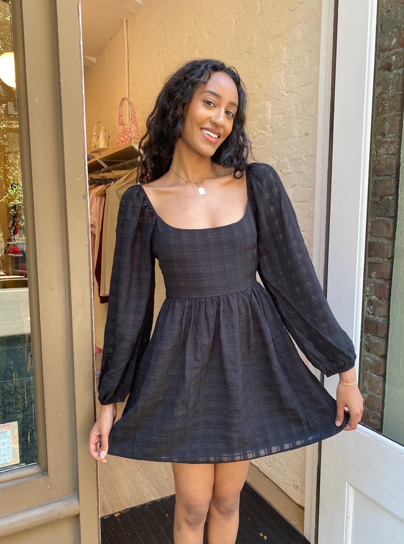 Bebe long best sale sleeve cocktail dresses